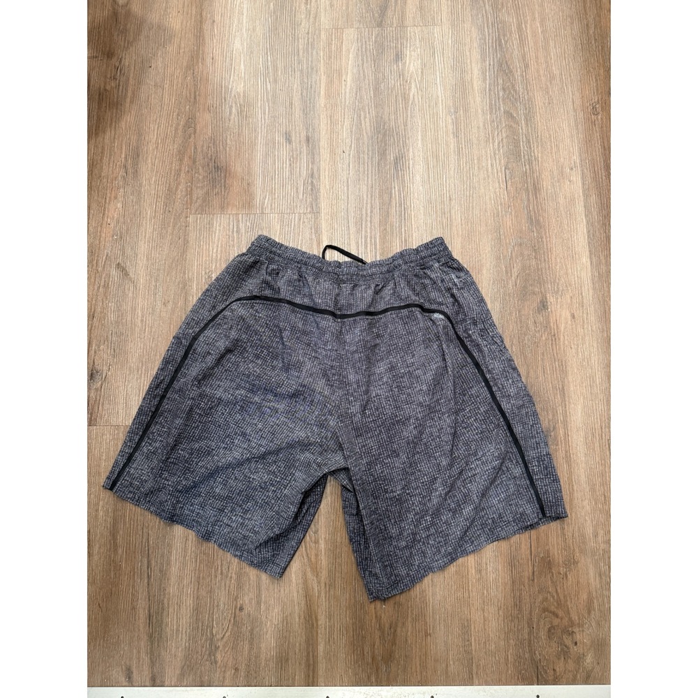 Lululemon Mens Gray Textured Athletic Training Shorts Size XL Drawstring Pocket